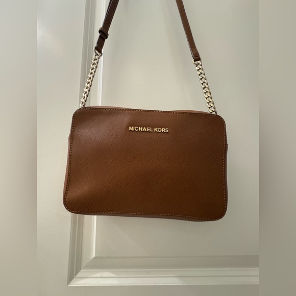 Michael Kors East West Jet Set Large Crossbody Bag - Picture 4 of 10